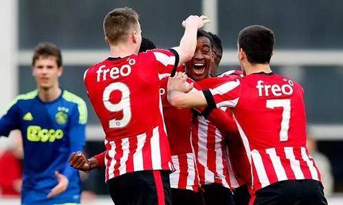 并在夺回球 并在夺回球