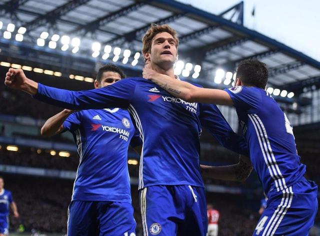 迫在紧密赛